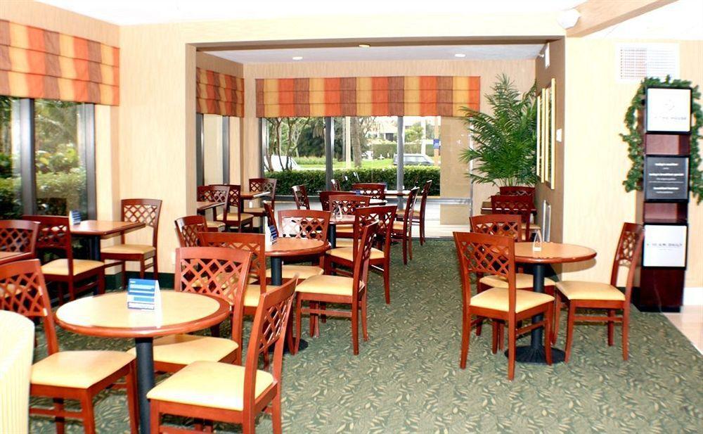 Hampton Inn Naples-Central מראה חיצוני תמונה
